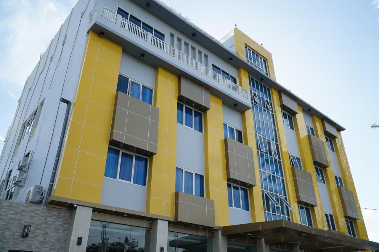 Kirei Hotel Bantaeng Exterior foto
