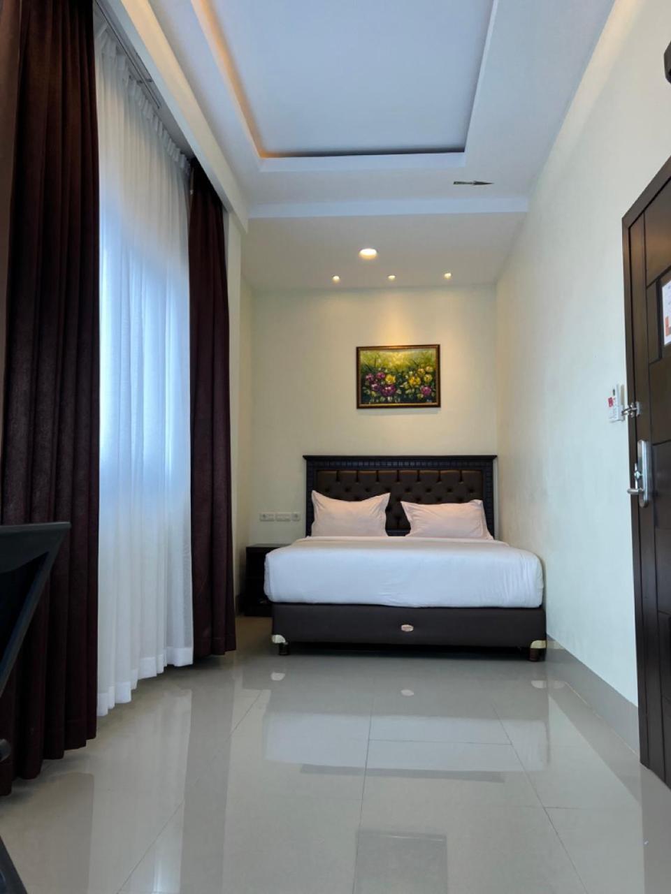 Kirei Hotel Bantaeng Exterior foto