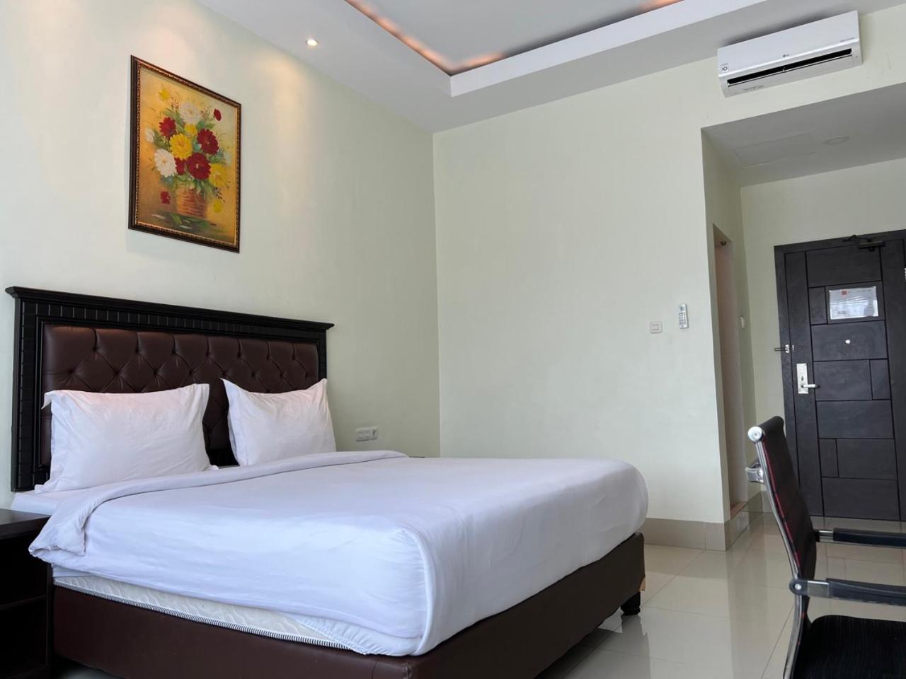 Kirei Hotel Bantaeng Exterior foto