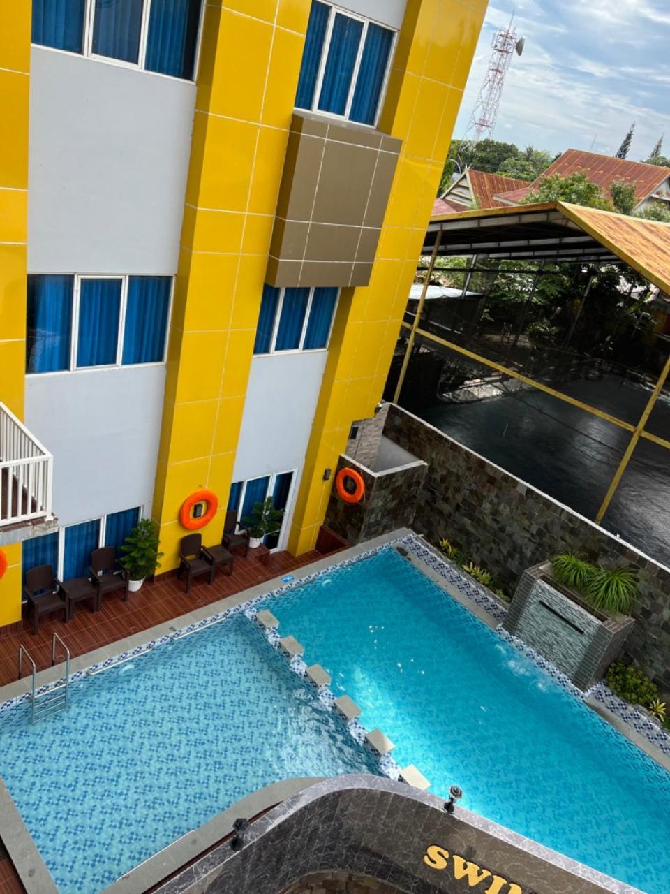Kirei Hotel Bantaeng Exterior foto