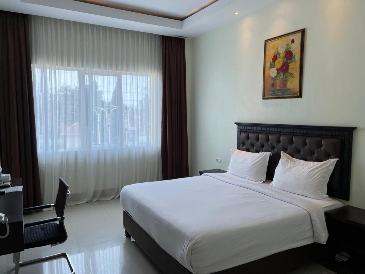 Kirei Hotel Bantaeng Exterior foto