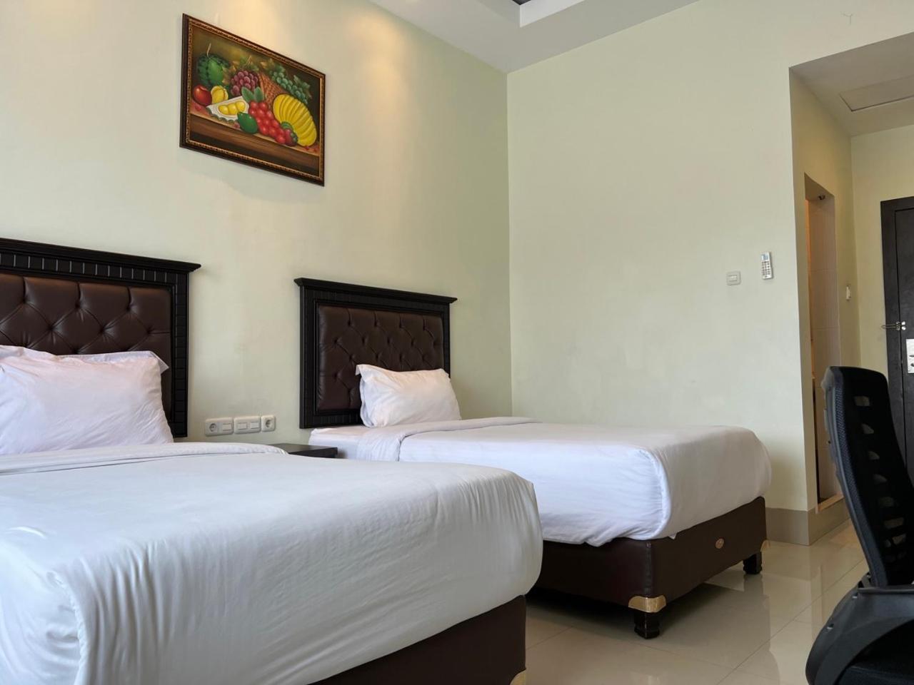 Kirei Hotel Bantaeng Exterior foto