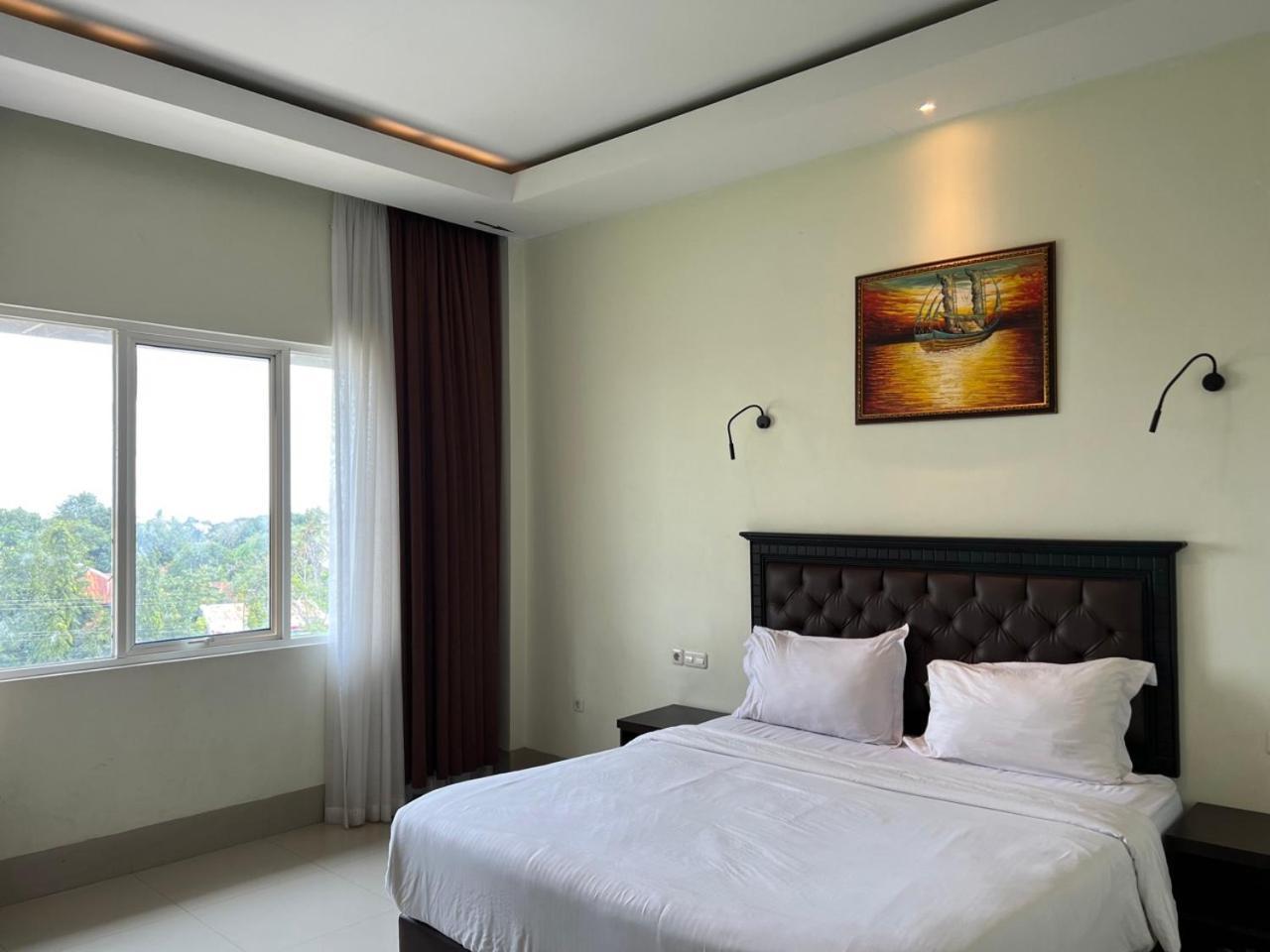 Kirei Hotel Bantaeng Exterior foto