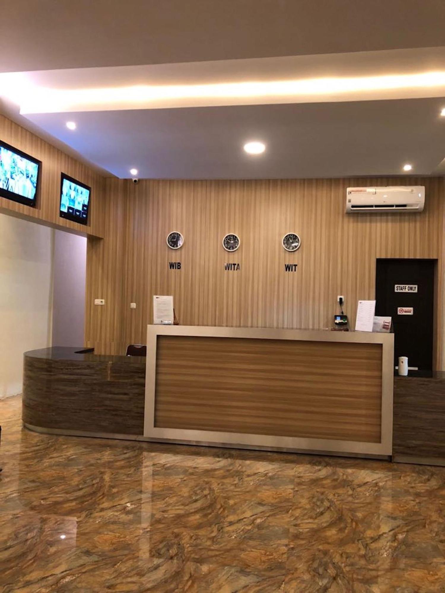 Kirei Hotel Bantaeng Exterior foto